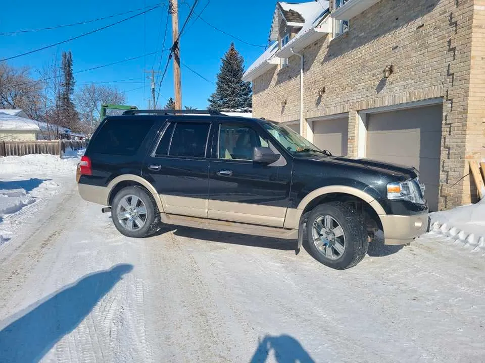 2010 Ford expedition for parts