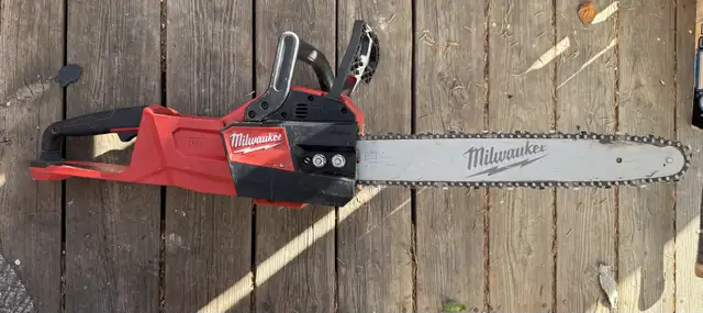Milwaukee 2727-20 Chainsaw only tool no battery no charger  in Power Tools in Oshawa / Durham Region - Image 2