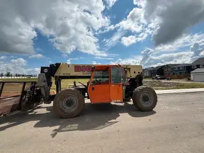 JLG 1055 for rent ! $3500 monthly Available right away Comes with a 12’0” man basket and a 12’0” jib...