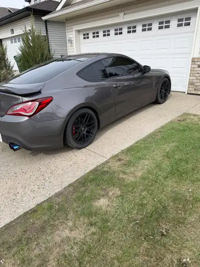 2013 Hyundai genesis r spec 2.0 turbo 6 speed transmission Bluetooth /usb 106.000 kms car has exhaus...