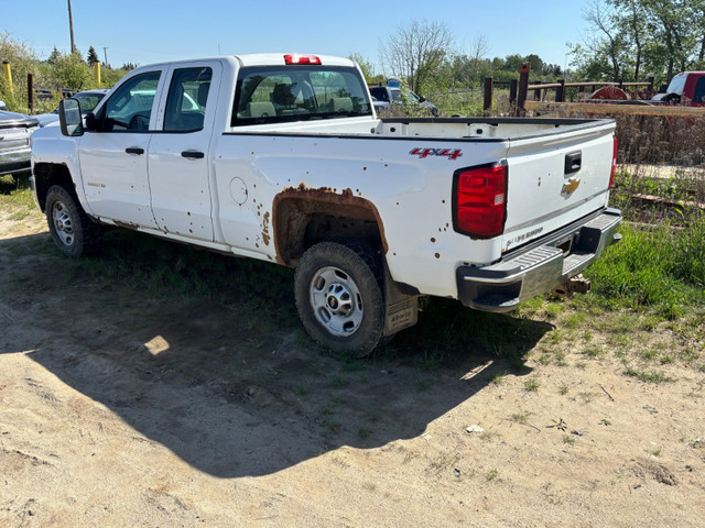 2015 Chevrolet 2500HD 4X4 NEEDS ENGINE REPAIR!!!!!! in Cars & Trucks in Edmonton - Image 4