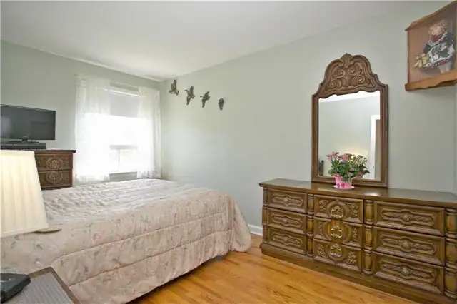 3-Bedroom Main-Floor Bungalow – Oshawa in Long Term Rentals in Oshawa / Durham Region - Image 4