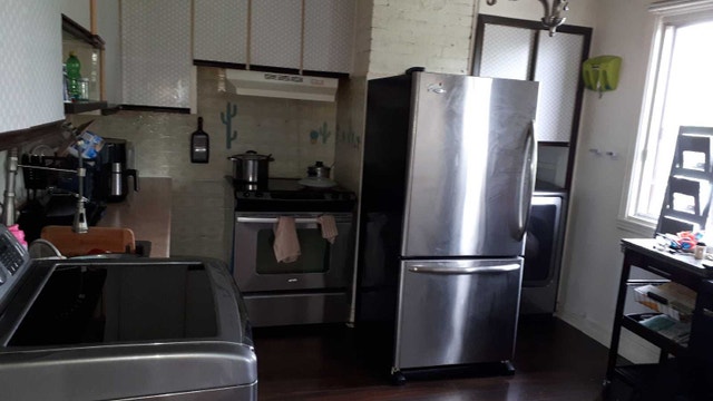 LARGE ROOM FOR RENT — photo 2