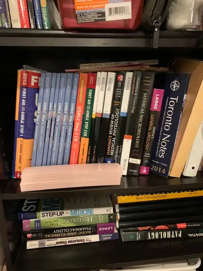 Medical Books for sale: USMLE, pharmacology, etc, View more