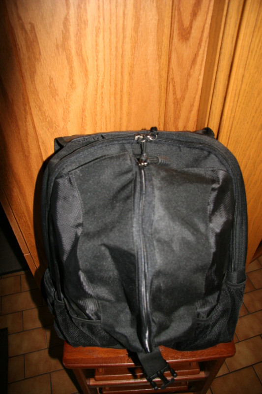 Harley Davidson Denim jacket and Harley Davidson backpack in Men's in Norfolk County - Image 4