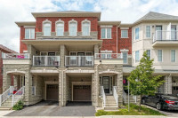 Shared room available to rent in Brampton Townhome