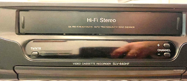 Sony 4 Head Hi-Fi Stereo VHS VCR $10 - AS IS/For Parts - solid in General Electronics in City of Toronto - Image 3