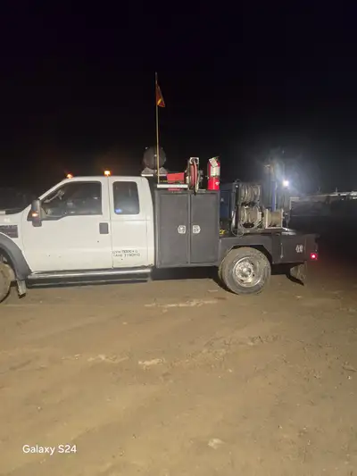 Ford F450 SuperCab. Weldering Truck. Loaded. Miller 300 pro welder 800hrs. Miller Arc Suitcase ALL h...