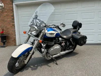 2012 Triumph America Motorcycle. 865cc parallel twin. 34,000km. Saddlebags. Windshield. Backrest. Hi...