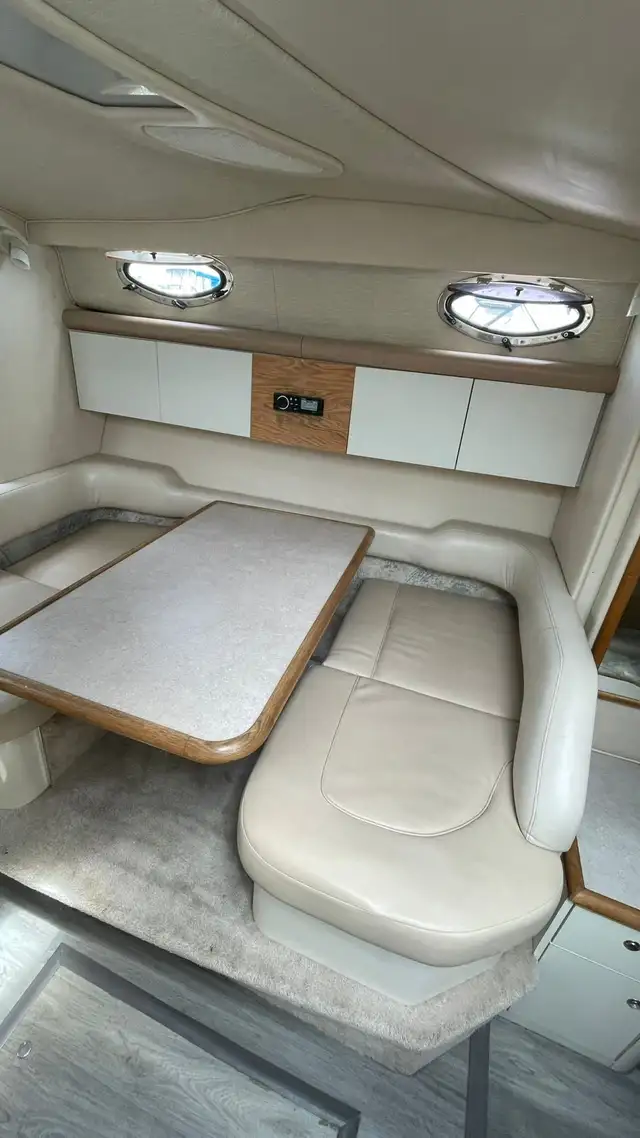 1996 SEA RAY SUNDANCER 330 in Powerboats & Motorboats in City of Toronto - Image 6
