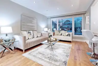 2 Bedroom House for Rent by Subway