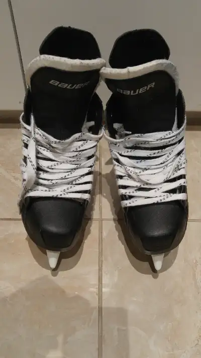 Bauer Supreme 140 Hockey  Skates size 6R (shoe size 7.5), View more
