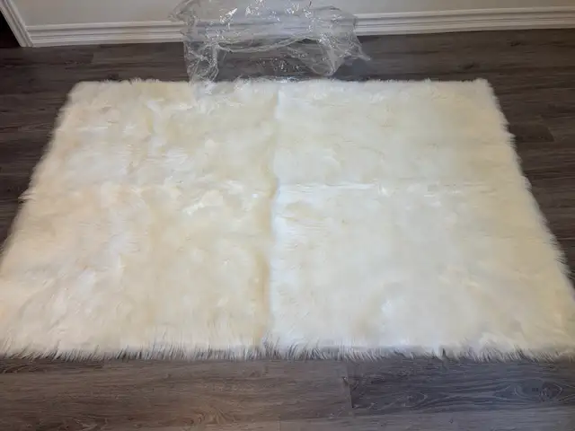 White Faux Sheepskin Area Rug 4x6