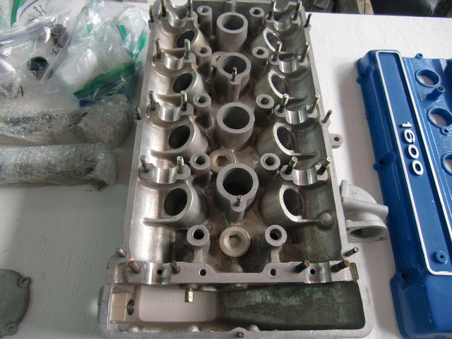 TOYOTA 2TG CYLINDER HEAD in Engine & Engine Parts in Penticton