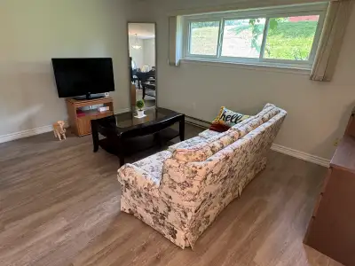Now Available – Bright & Renovated Apartment in Peterborough, ON