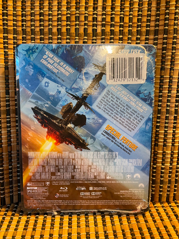 Star Trek Steelbook (Blu-ray, 2009)JJ Abrams/Chris Pine/Zoe Sald dans CD, DVD et Blu-ray  à Ville de Montréal - Image 2