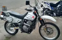 Moto Suzuki DR 650