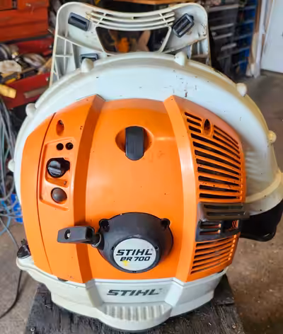 Stihl br700 Blower runs perfect nothing wrong with it just don't need it anymore.