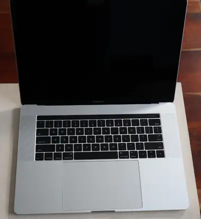 Perfect for everyday use! Specs Processor: 2.7 GHz Quad-Core Intel Core i7 Memory: 16 GB 2133 MHz LP...