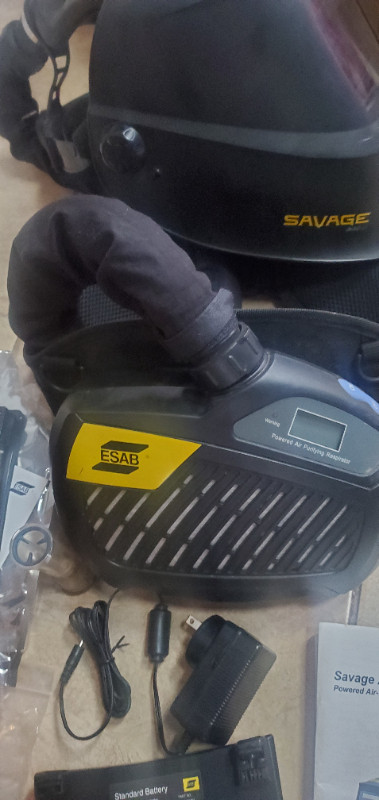 ESAB Savage PAPR A40 Welding Helmet in Power Tools in Hamilton - Image 2