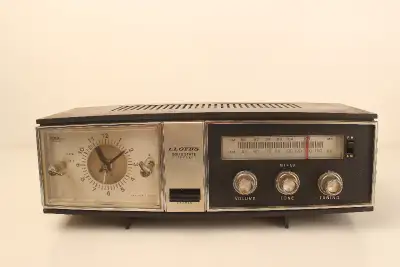 Lloyd's Solid State FM/AM Clock Radio, View more