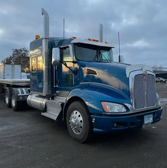 2017 Kenworth T660 in Heavy Trucks in Peterborough - Image 2