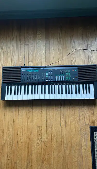 Yamaha PSR-36 Electric Keyboard/Synth, View more