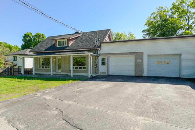 Duplex avec garage double au bord de leau — photo 1