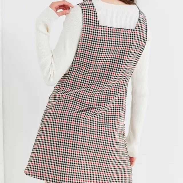 Urban Outfitters Plaid Pinafore Dress - Size: XS in Women's - Dresses & Skirts in Oakville / Halton Region - Image 3