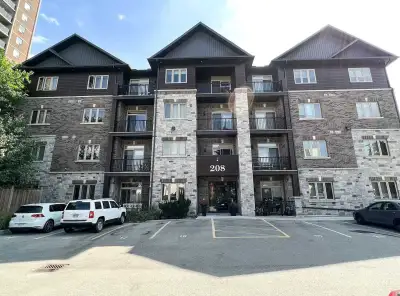 Furnished 1BR Condo in Downtown Hamilton (Durand)– August