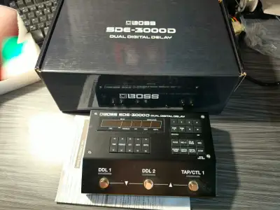 Boss SDE-3000D Dual Digital Delay avec boite et power supply, View more
