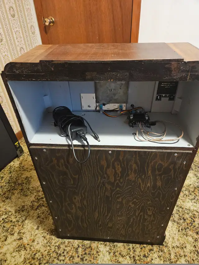 1930's RCA radio with bluetooth restored64236049555586121