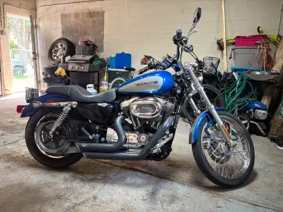 2009 Harley Davidson Sportster 1200XL Custom . Only 16,500 kms, 2 sets of keys and fobs, built in ba...