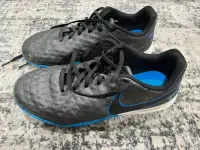 Size 6 youth soccer turf shoes