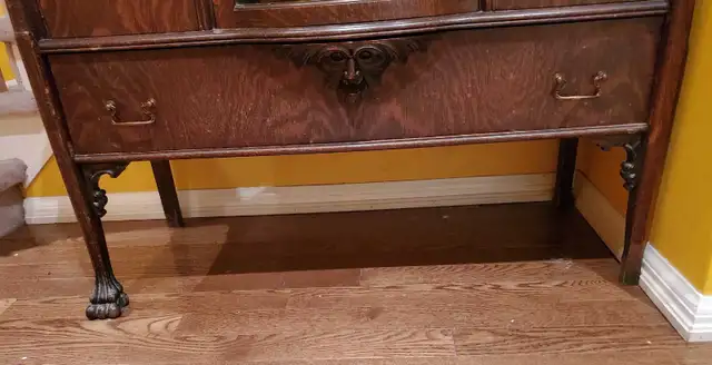 Antique Quarter Cut Oak Buffet / Sideboard with Bevelled Mirror in Hutches & Display Cabinets in City of Toronto - Image 3