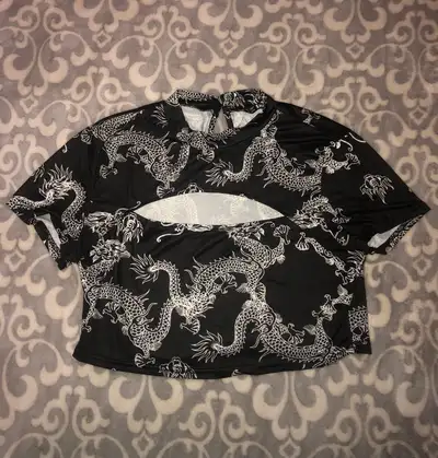 SHEIN Cutout Front Dragon Crop Top, View more