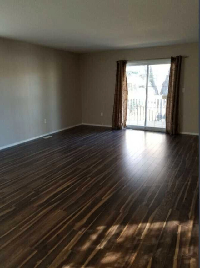 3 BEDROOM 1.5 BATH AVAILABLE MAY 1ST  in Long Term Rentals in Lloydminster - Image 2