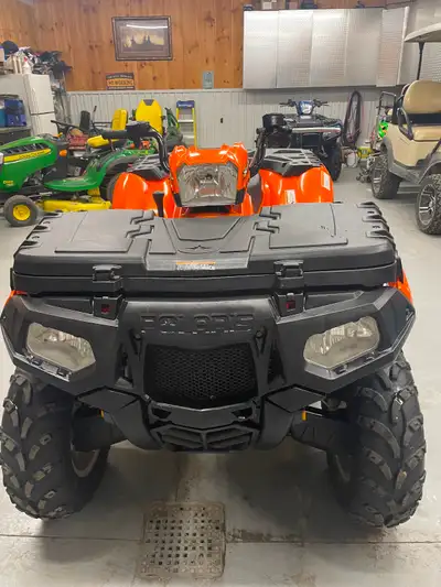 2011 Polaris sportsman 850 EFI XP 2369 miles Excellent condition runs great 8000$ OBO