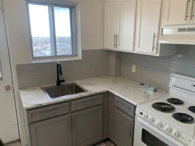 3 1/2 RÉNOVÉ – INTERNET INCLUS – MÉTRO – BALCON – ÉLECTROS