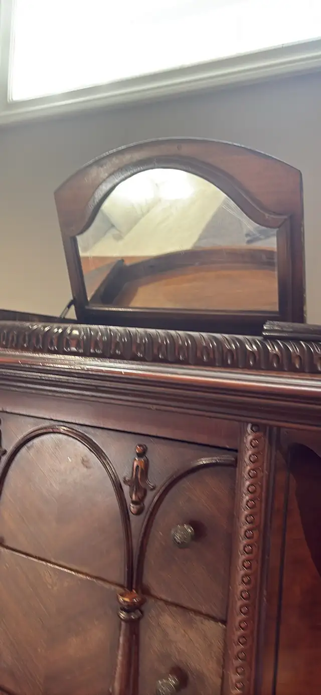 Antique 1920’s dresser set & night stand in Multi-item in Mississauga / Peel Region - Image 8