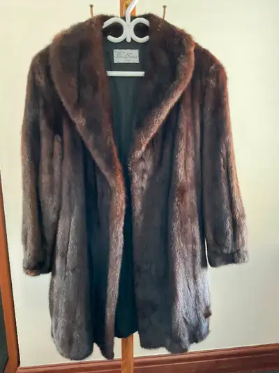 Manteau  de vison, View more