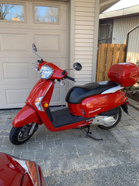 200cc Kymco scooter