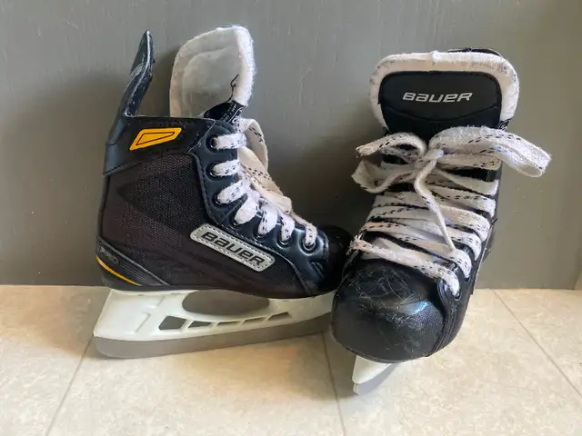 Kids Hockey Skates in Hockey in Oshawa / Durham Region - Image 6