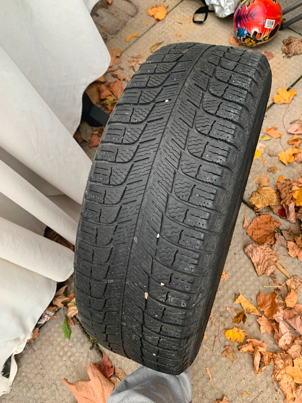 Pneus d’hiver (2) Tires & Rims Ottawa Kijiji