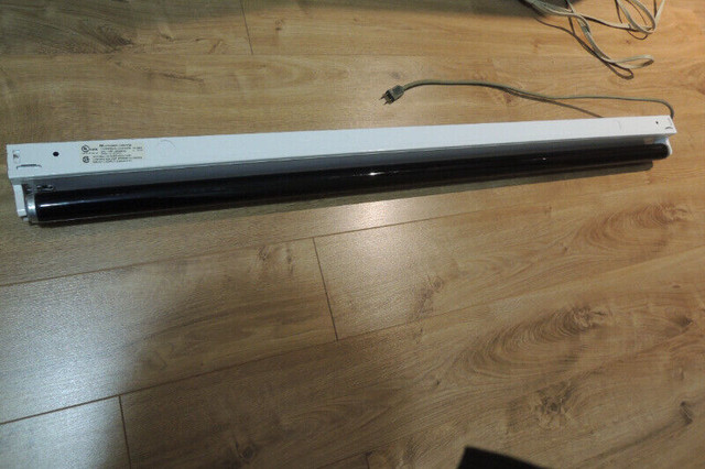 Philips 48 Inch F40T12  Black Light Tube in Indoor Lighting & Fans in Grande Prairie - Image 2