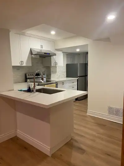 $1800 MODERN 1 BDRM BSMNT APT Guelph Line/Upper Middle - Aug 1