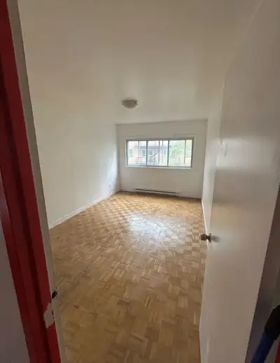 A room to let, View more