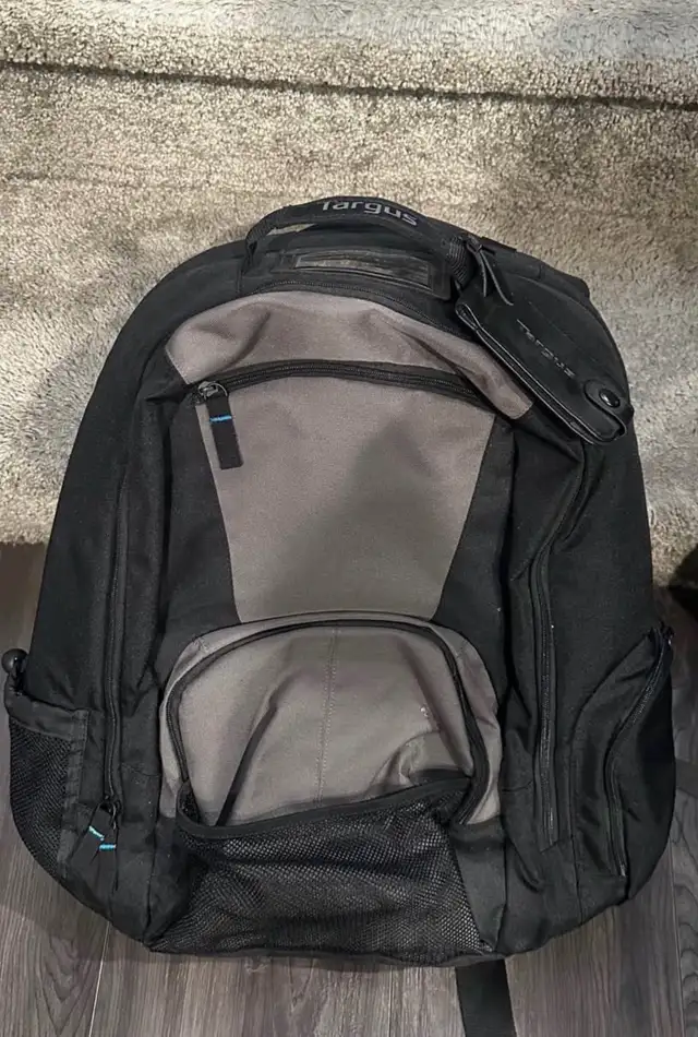 Targus Laptop Backpack Large Black & Grey - Like New
