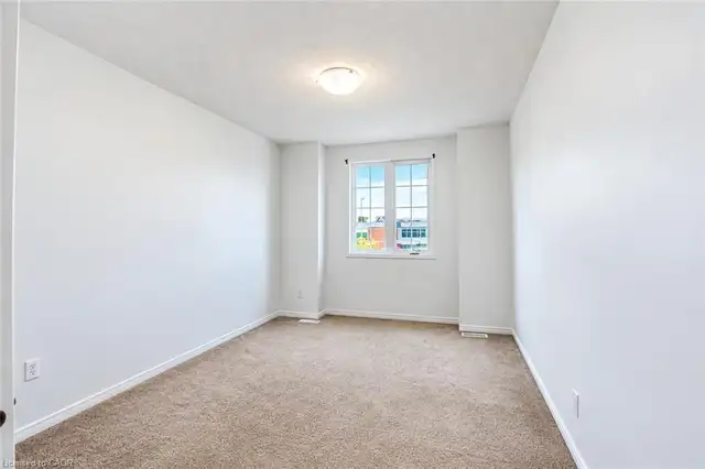 Private Room in Laurelwood, Waterloo – Females ONLY in Room Rentals & Roommates in Kitchener / Waterloo - Image 3