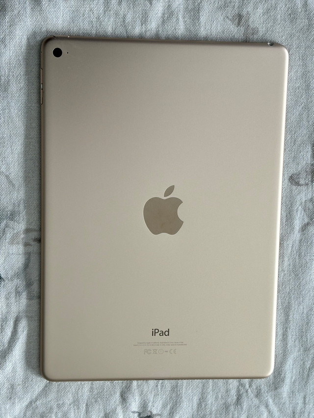 iPad Air 2 64GB Gold in iPads & Tablets in La Ronge